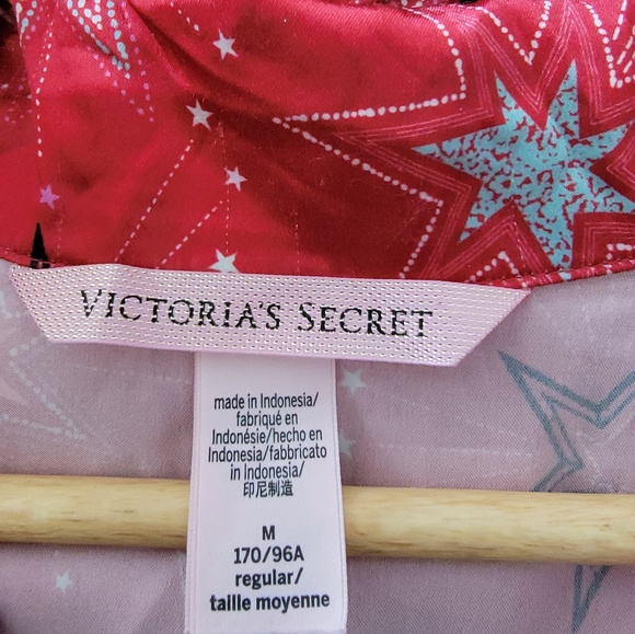Victoria's Secret Red Star Print Silky Pajama Set Size Medium - Picture 4 of 16